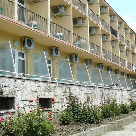 Хотел Briz 3 - Free Parking