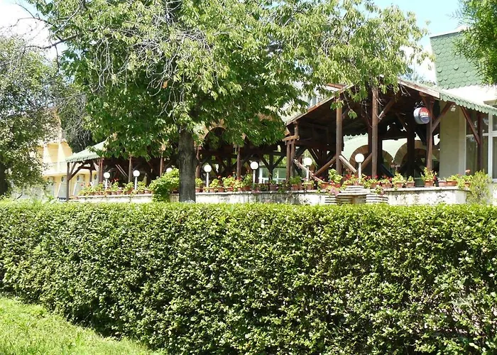 Хотел Briz 3 - Free Parking