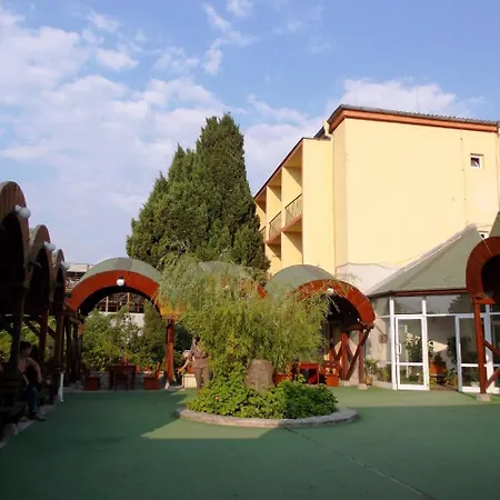Hotel Briz 3 - Free Parking 2*
