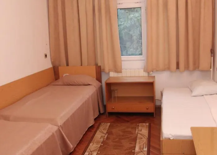 Briz 3 - Free Parking Hotel 2*